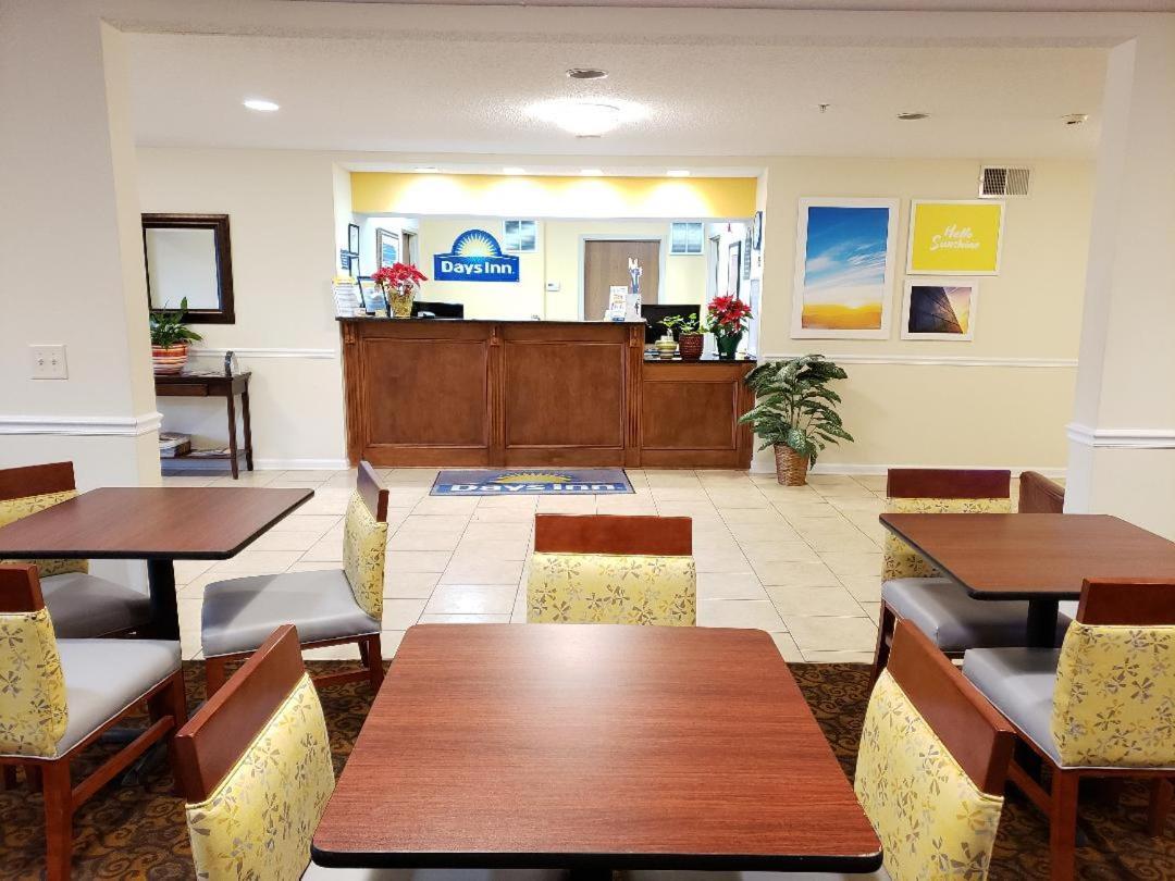 Days Inn By Wyndham Greensboro Nc Extérieur photo